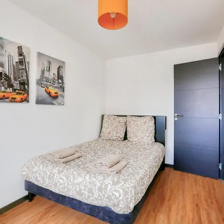 Lovely 2 Bedroom Flat With Balcony Near The Centre שטרסבורג